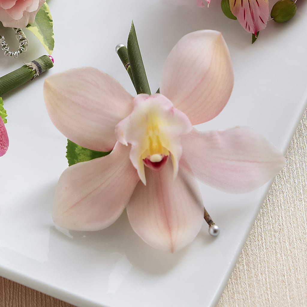 Pink Cymbidium Boutonniere – Jy Floristeria, Trenton NJ