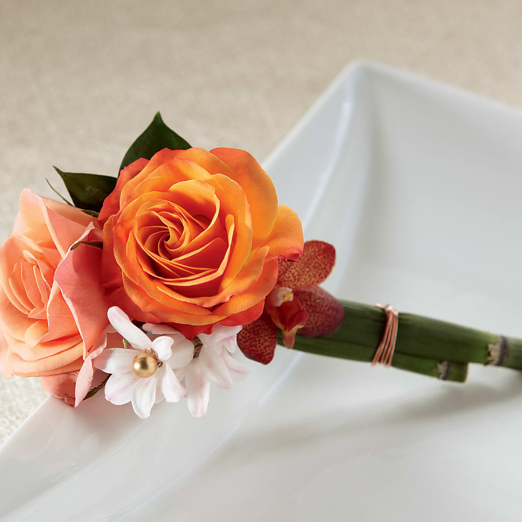 Sunset Dream Boutonniere – Jy Floristeria, Trenton NJ