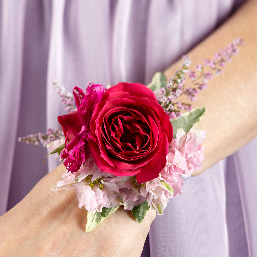 Rose Charm Corsage – Jy Floristeria, Trenton NJ