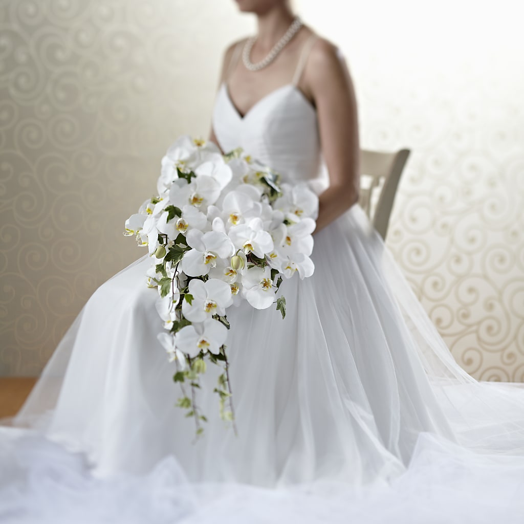 Classic White Bouquet – Jy Floristeria, Trenton NJ