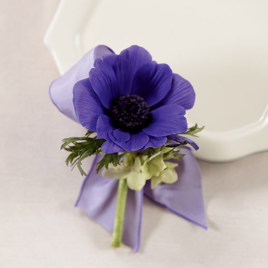 Purple Passion Boutonniere – Jy Floristeria, Trenton NJ