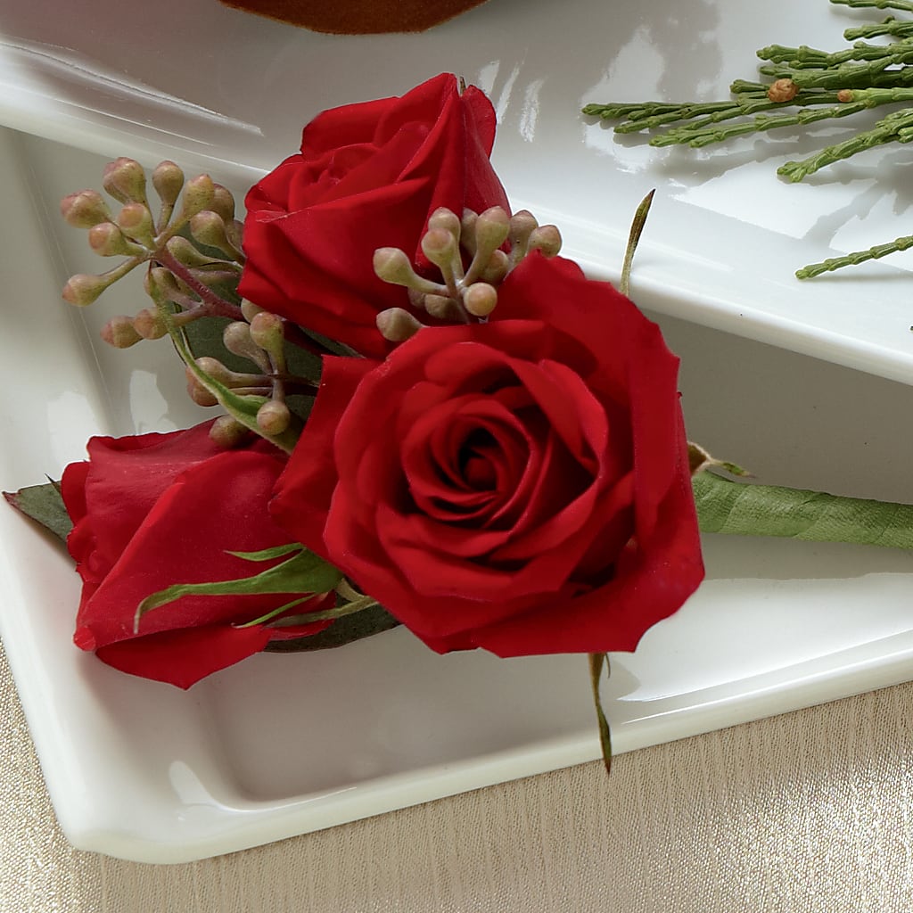 Red Spray Rose Boutonniere – Jy Floristeria, Trenton NJ