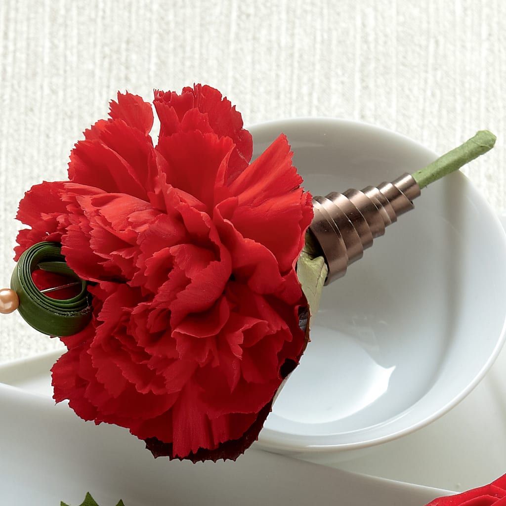 Red Carnation Boutonniere – Jy Floristeria, Trenton NJ