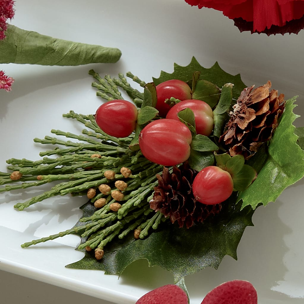 Red Berry Boutonniere – Jy Floristeria, Trenton NJ