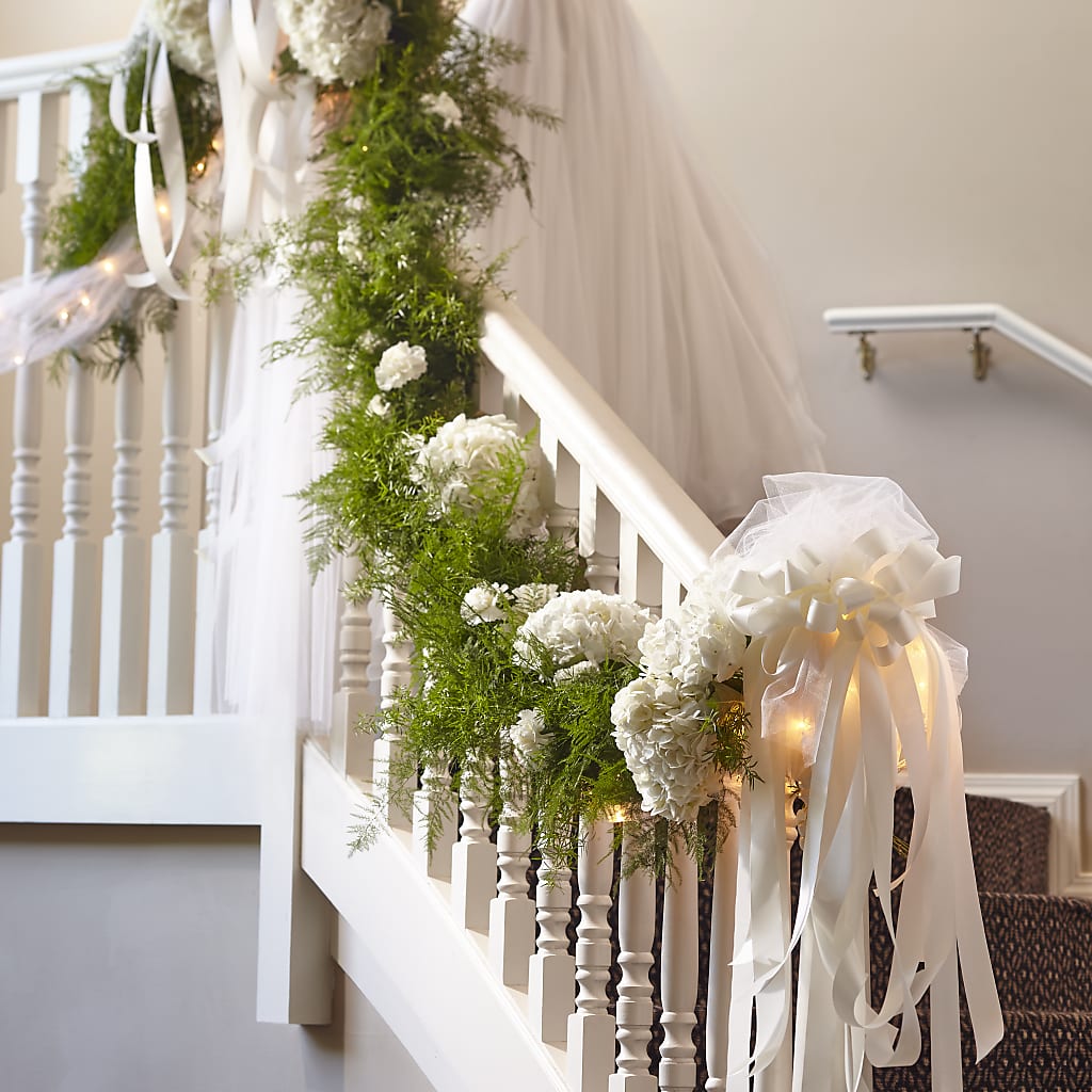 Champagne Dreams Garland – Jy Floristeria, Trenton NJ