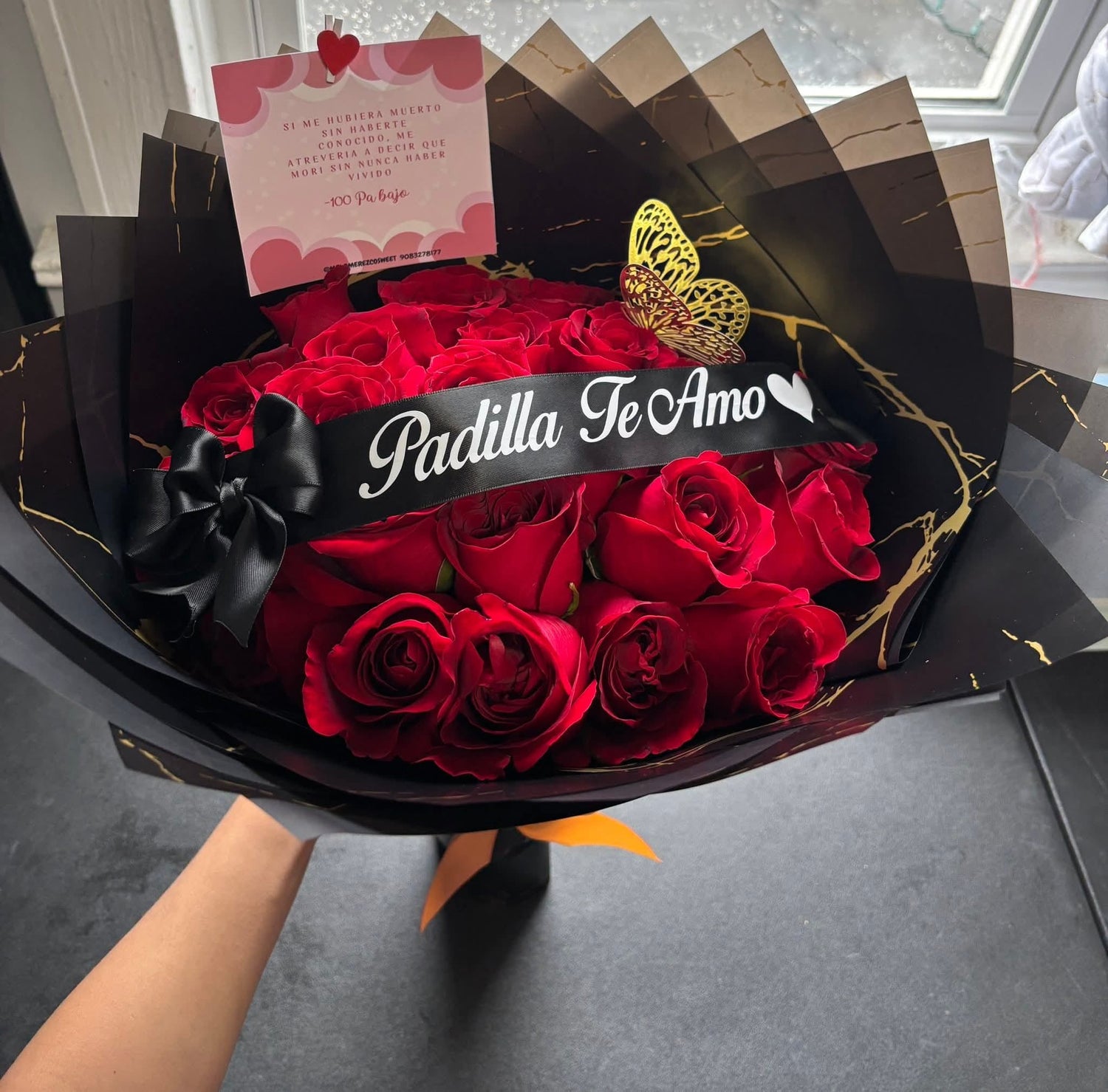 🌹 Red Roses — symbol of love, passion, and romance