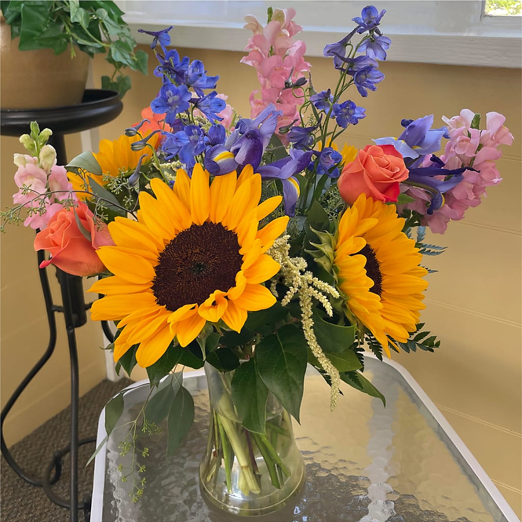 Rays of Life Bouquet –  Jy Floristeria, Trenton NJ