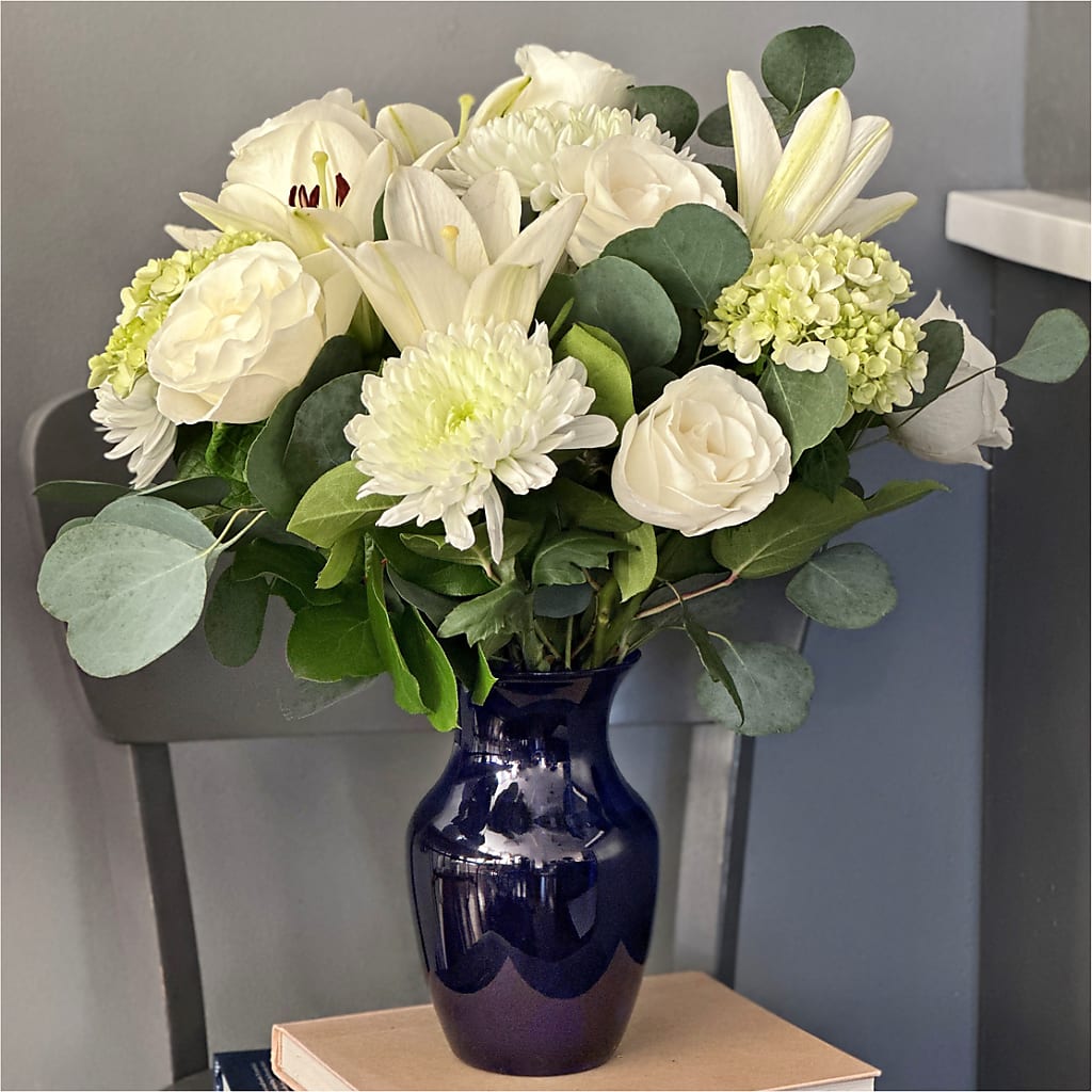 Snowy Dreams Bouquet –  Jy Floristeria, Trenton NJ