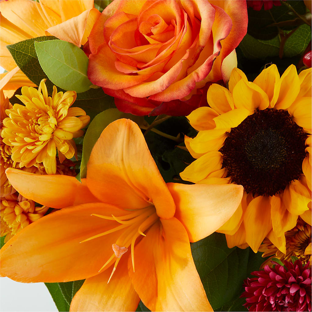 Grateful Centerpiece –  Jy Floristeria, Trenton NJ