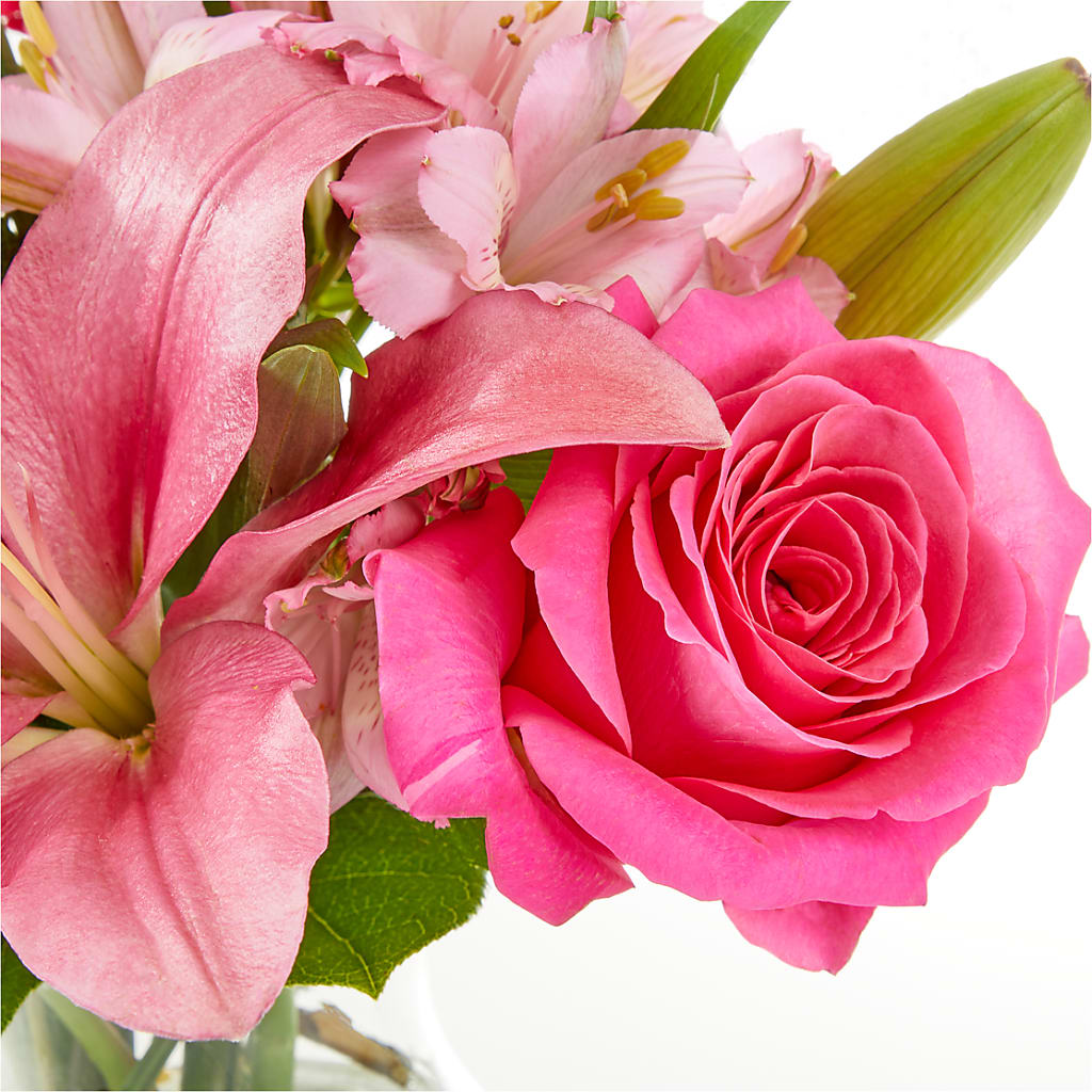 Lots of Love Bouquet –  Jy Floristeria, Trenton NJ