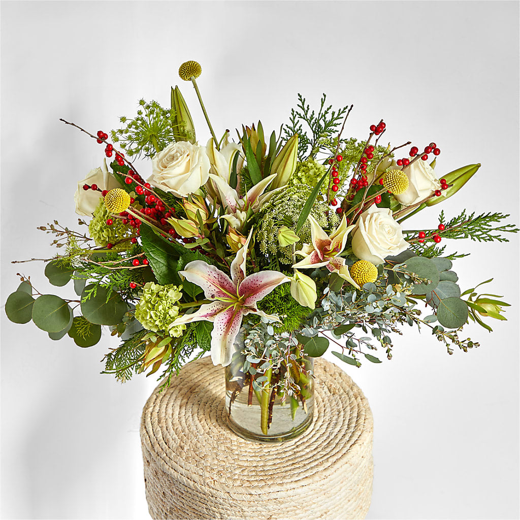 Berry & Bright Bouquet –  Jy Floristeria, Trenton NJ