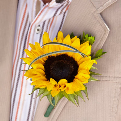 Free Spirit Boutonniere –  Jy Floristeria, Trenton NJ